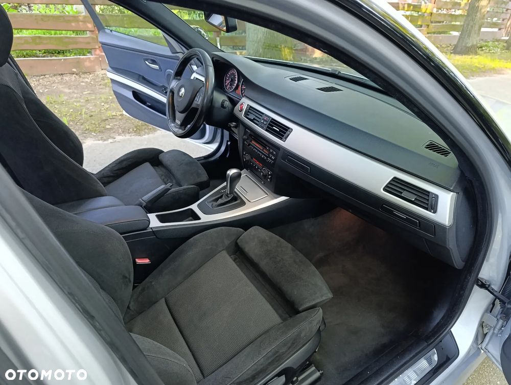 BMW Seria 3 330i - 10
