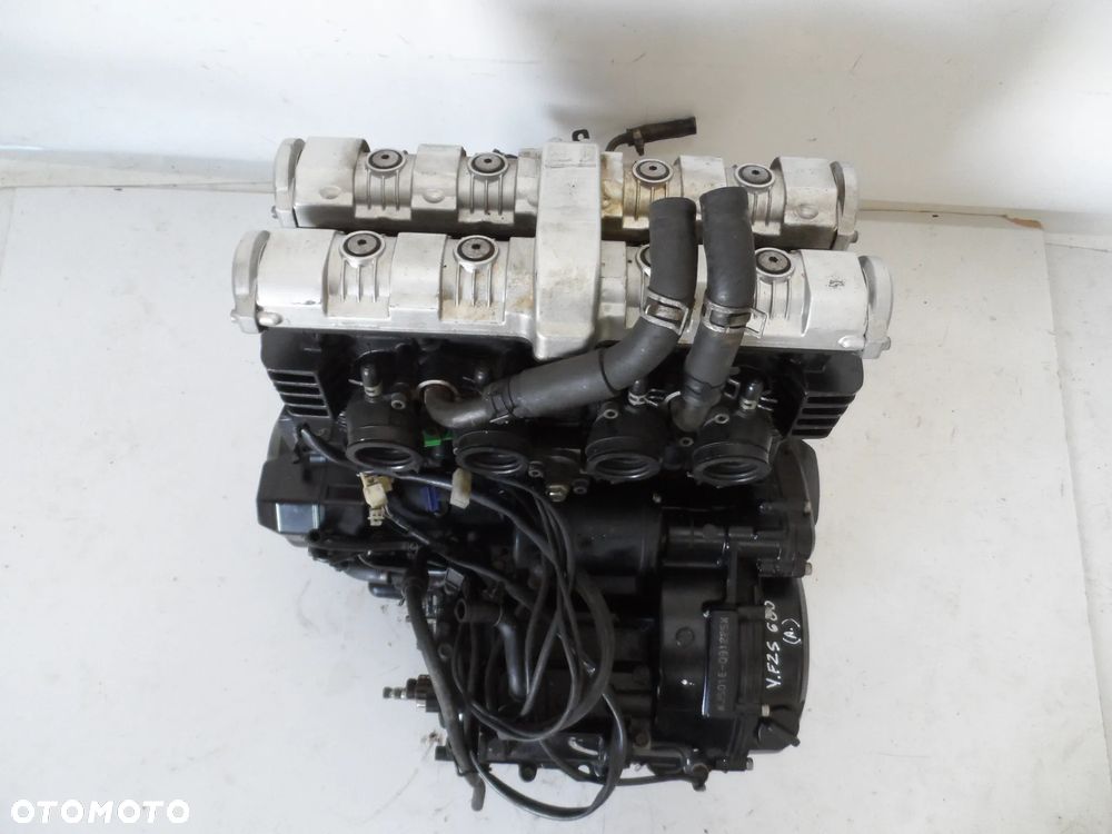 YAMAHA FZS 600 silnik - 5