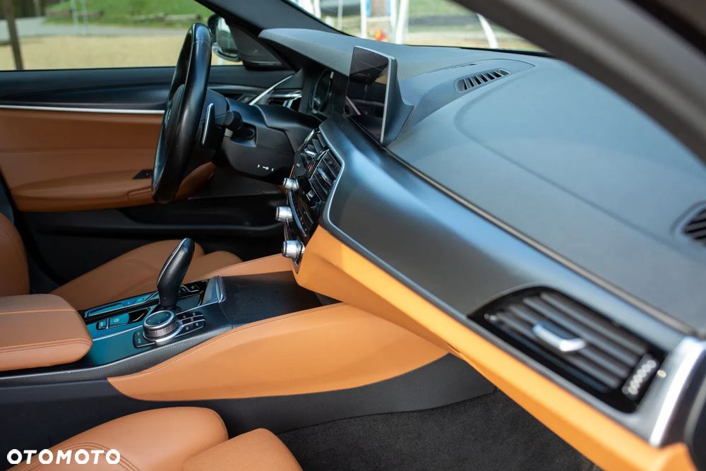 BMW Seria 5 - 21