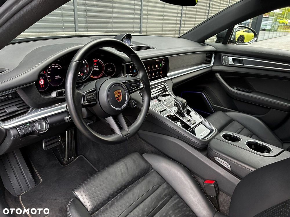 Porsche Panamera - 12