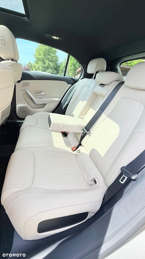 Mercedes-Benz Klasa A 220 4-Matic 7G-DCT - 12