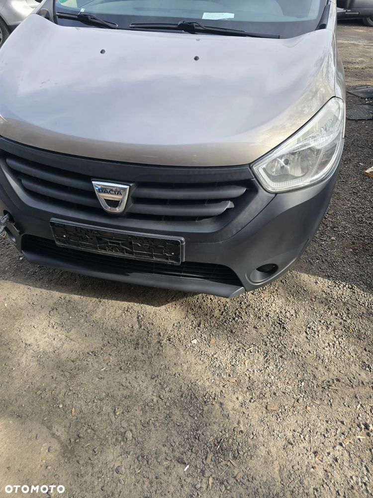 Kompletny  przód  Dacia  dokker w kolorze TEHNK - 2