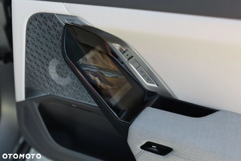 BMW i7 105.7kWh xDrive60 - 24