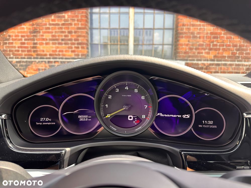 Porsche Panamera 4S - 17