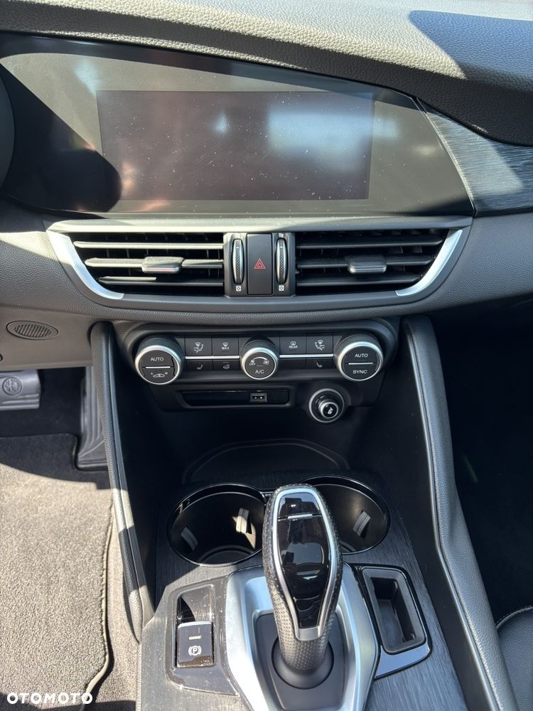 Alfa Romeo Giulia 2.0 Turbo Business - 18