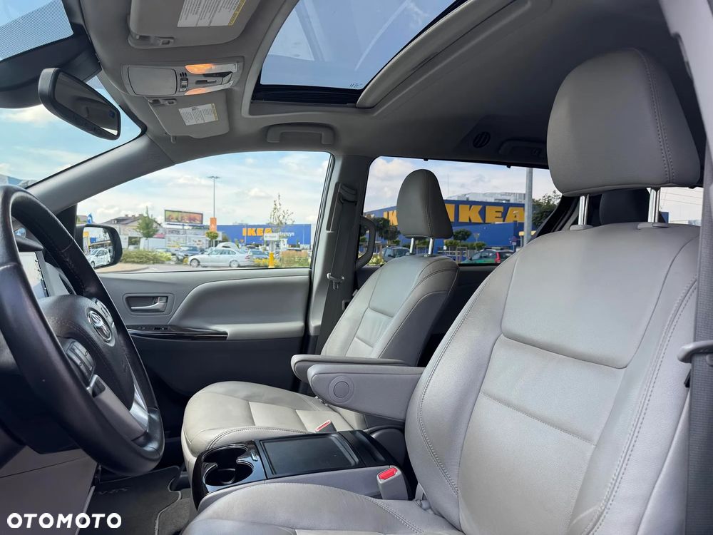 Toyota Sienna 3.5 V6 XLE AWD - 26