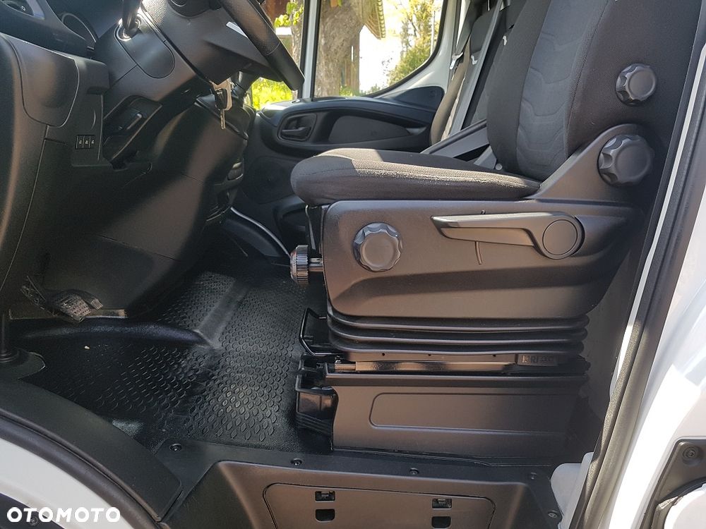 Iveco DAILY - 25