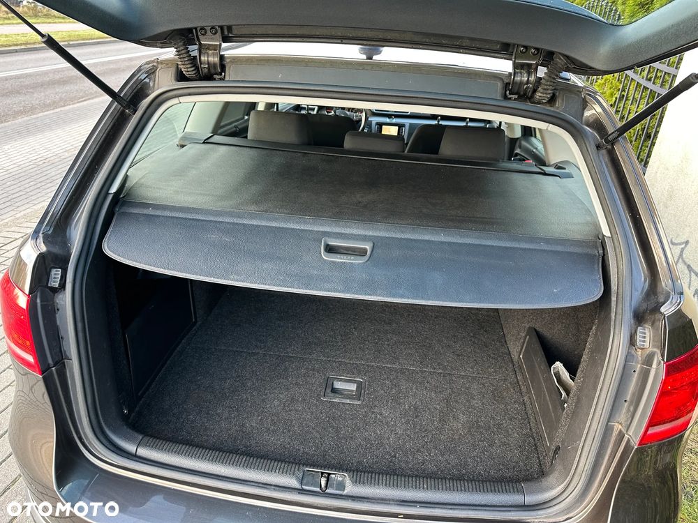 Volkswagen Passat Variant 2.0 Blue TDI DSG SCR Comfortline - 17