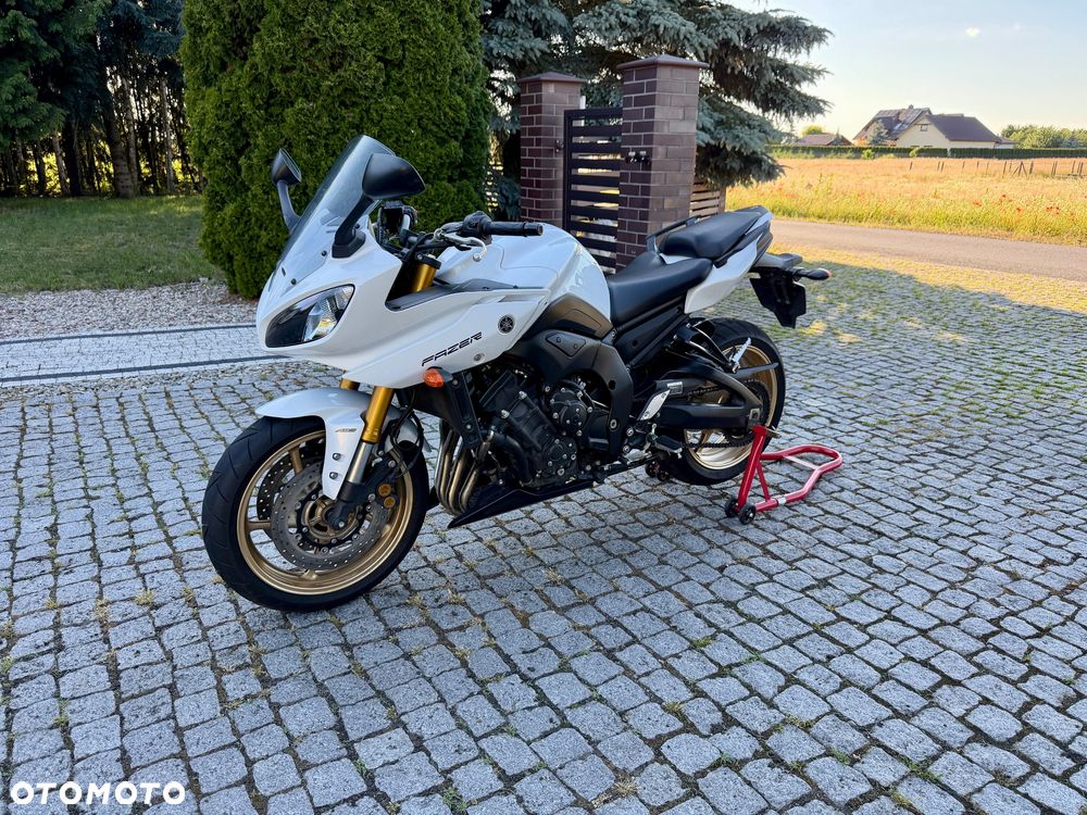 Yamaha FZ8 - 6