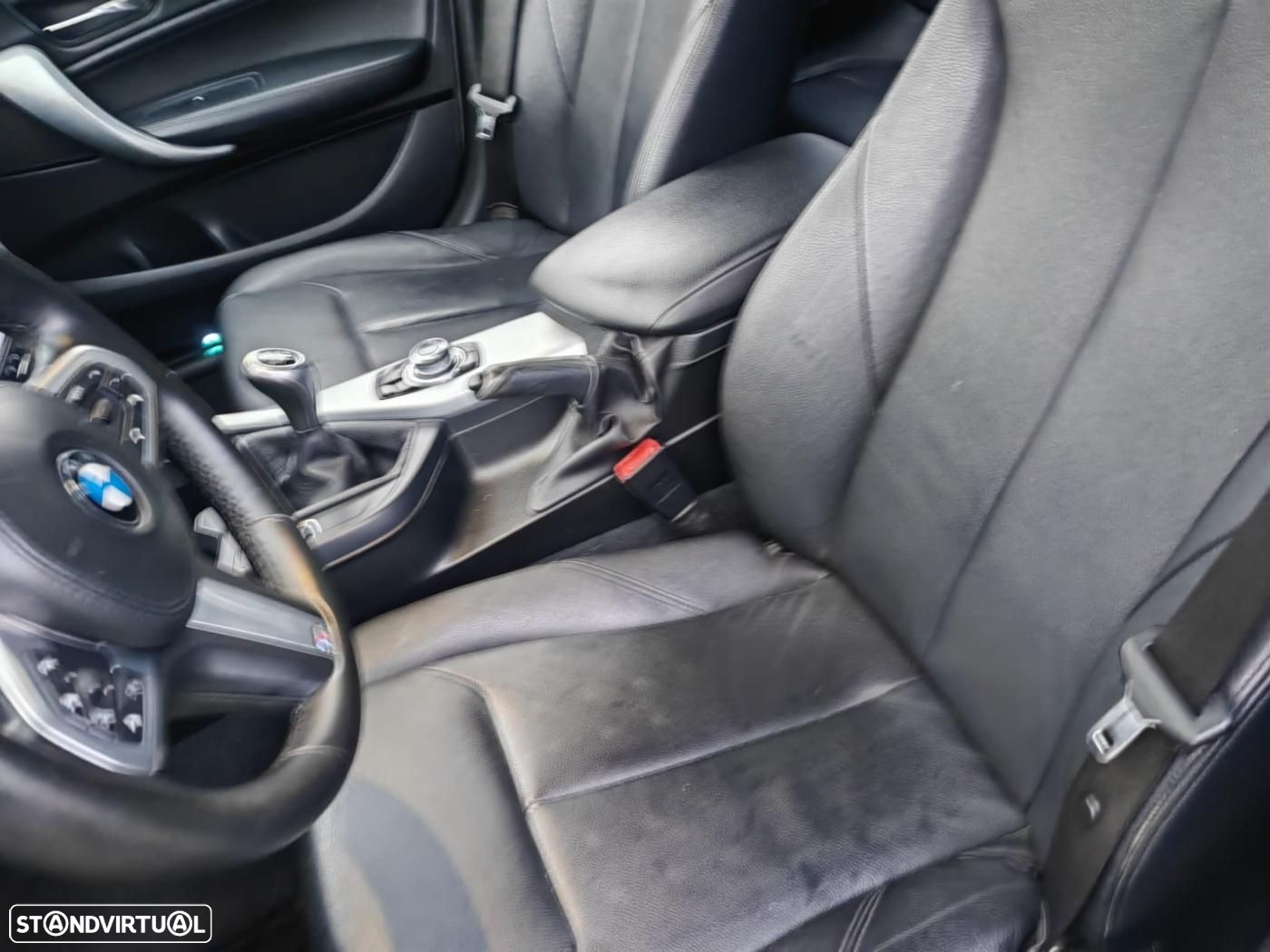 BMW 118 d Pack M - 19