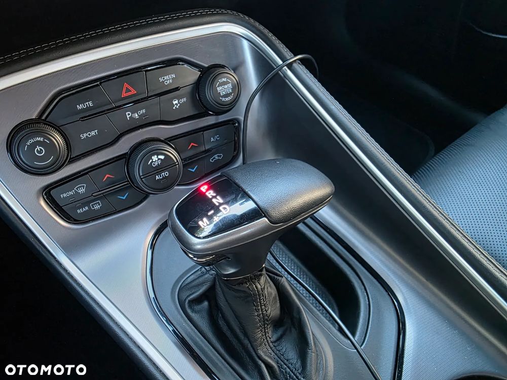 Dodge Challenger 3.6 SXT Plus - 20