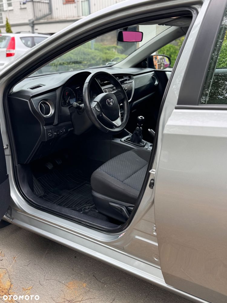 Toyota Auris - 10