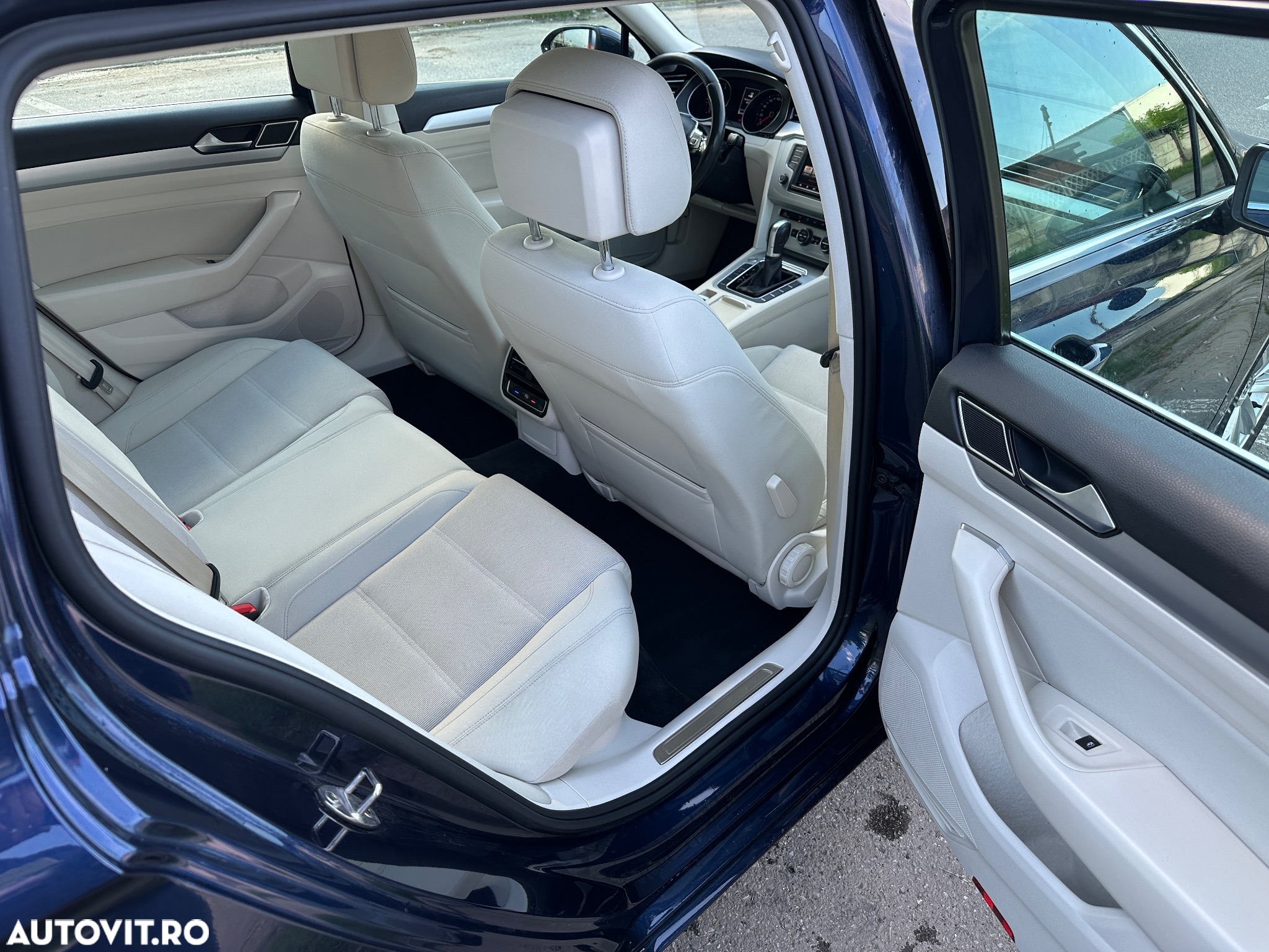 Volkswagen Passat Variant 2.0 TDI DSG (BlueMotion Technology) Highline - 17