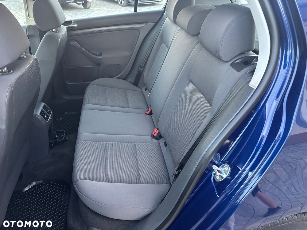 Volkswagen Golf 1.6 Basis - 32