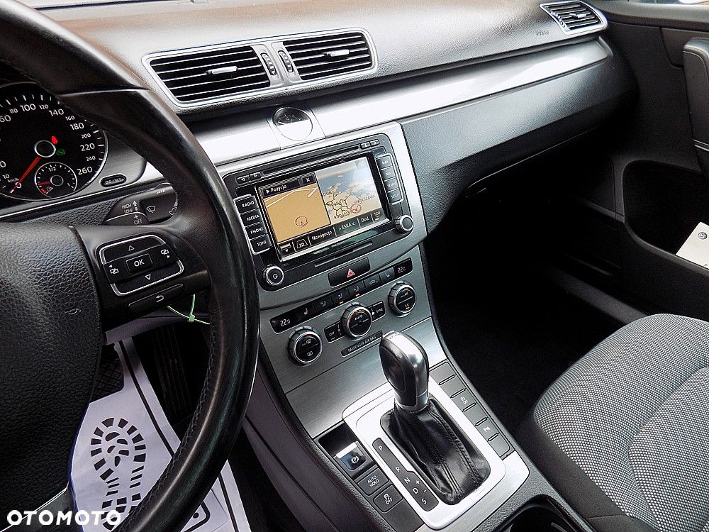 Volkswagen Passat Variant 2.0 Blue TDI DSG SCR Highline - 11