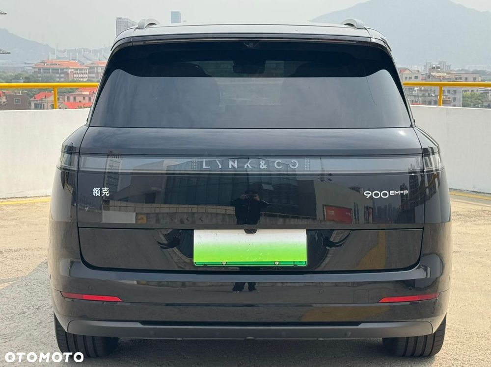Lynk & Co 900 - 22