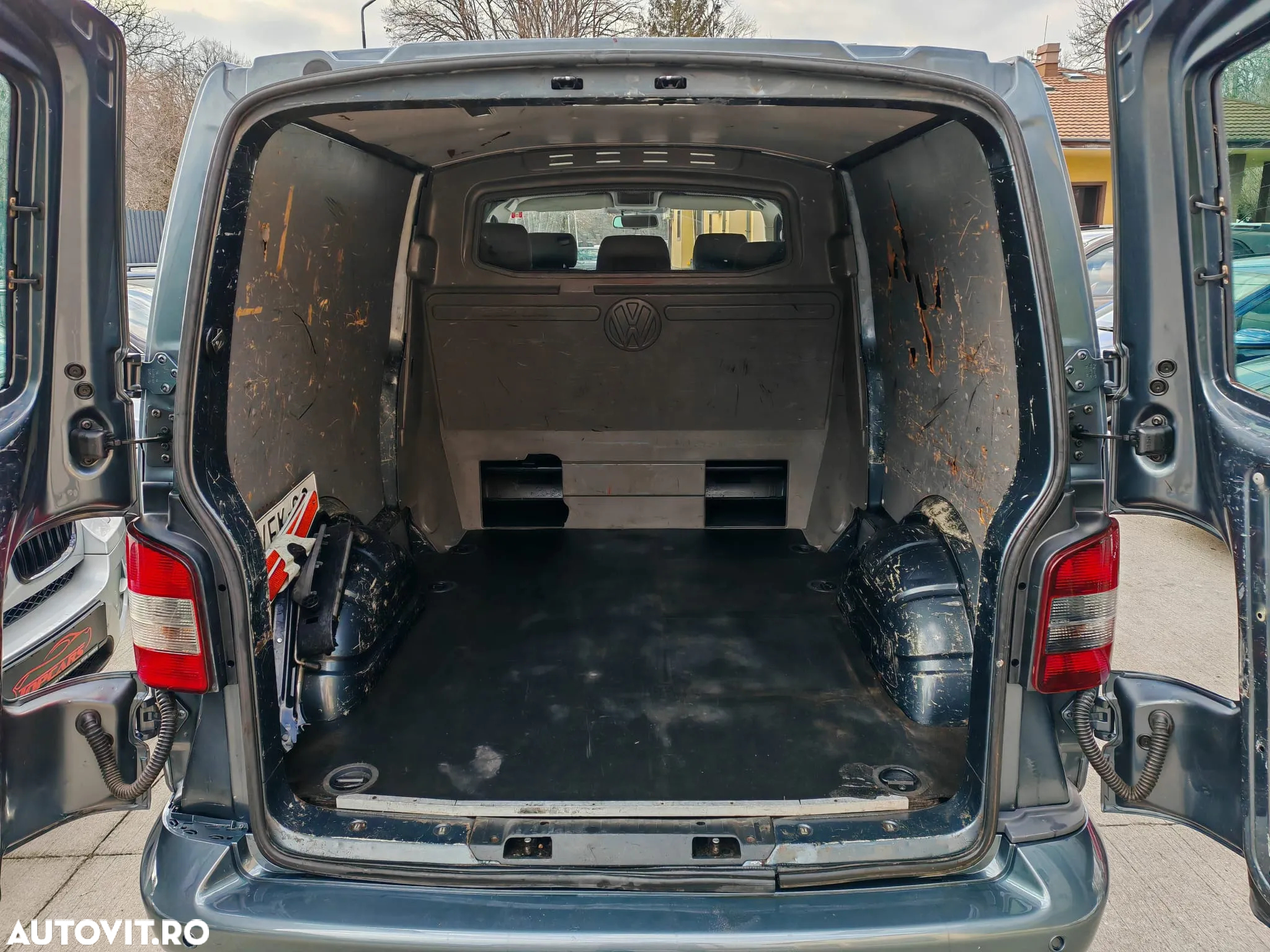 Volkswagen Transporter - 12