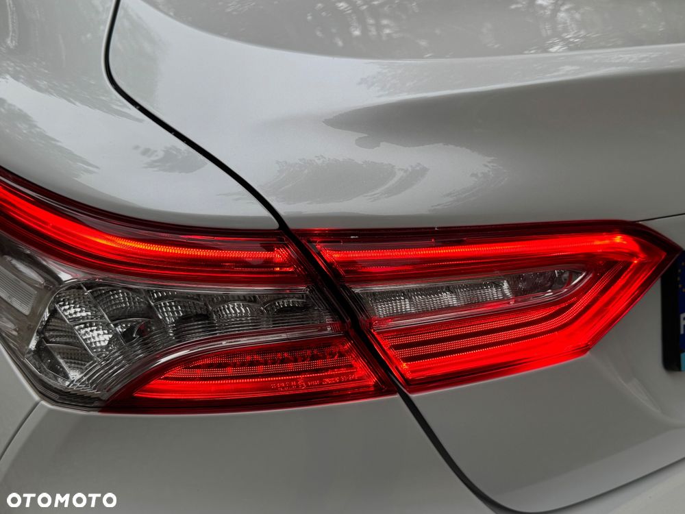 Toyota Camry 2.5 Hybrid Executive CVT - 35