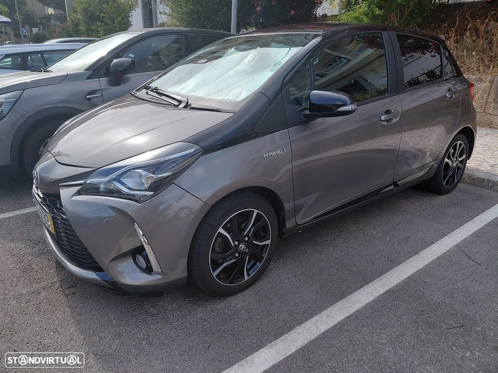 Toyota Yaris 1.5 HSD Square Collec.Grey - 2