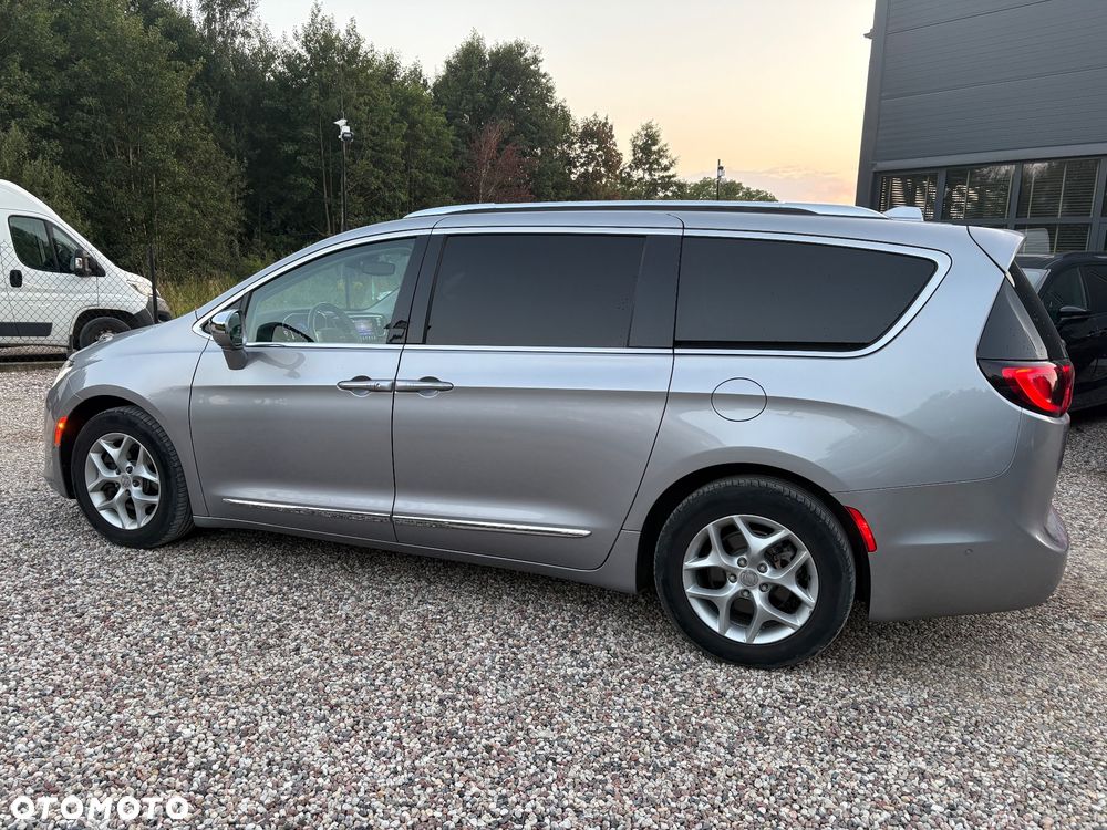 Chrysler Pacifica - 7