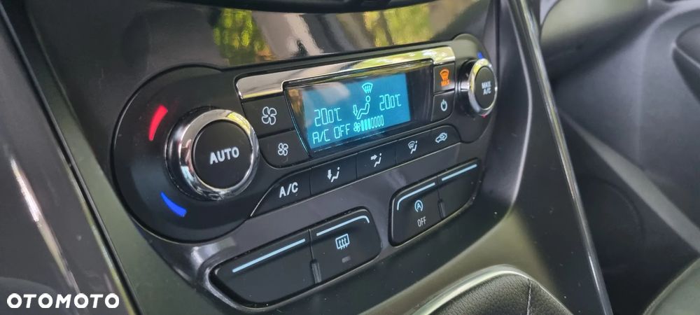 Ford Kuga 1.5 EcoBoost 2x4 Titanium - 12