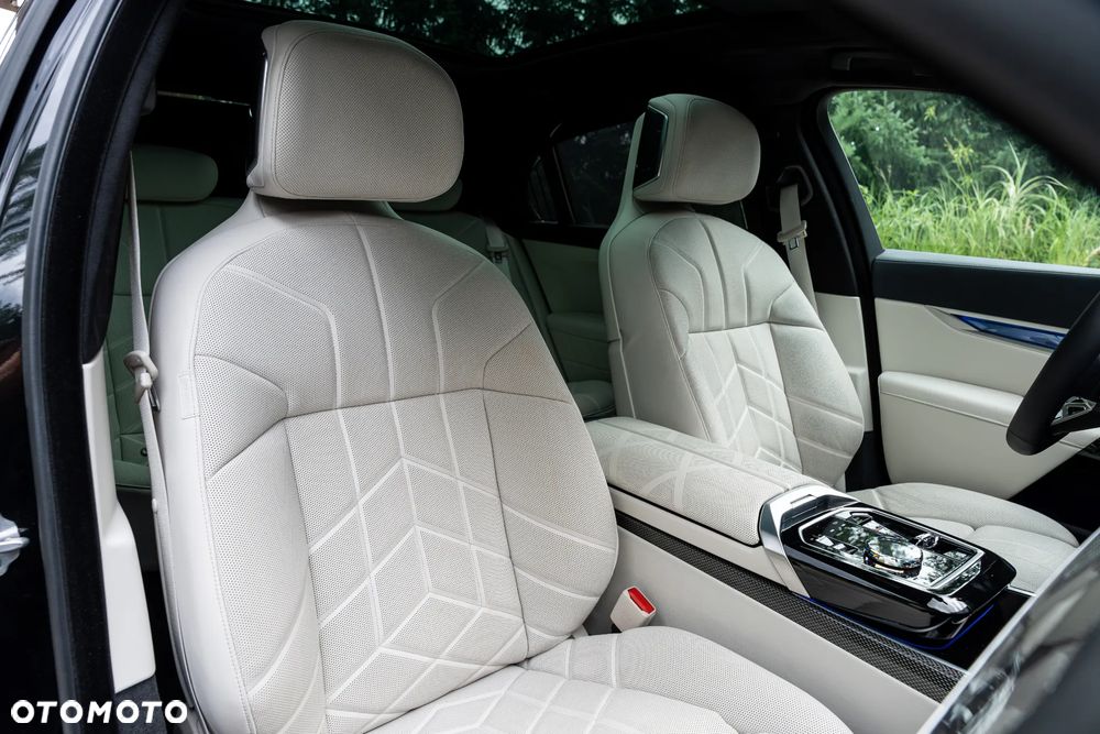 BMW Seria 7 740d xDrive mHEV sport - 23