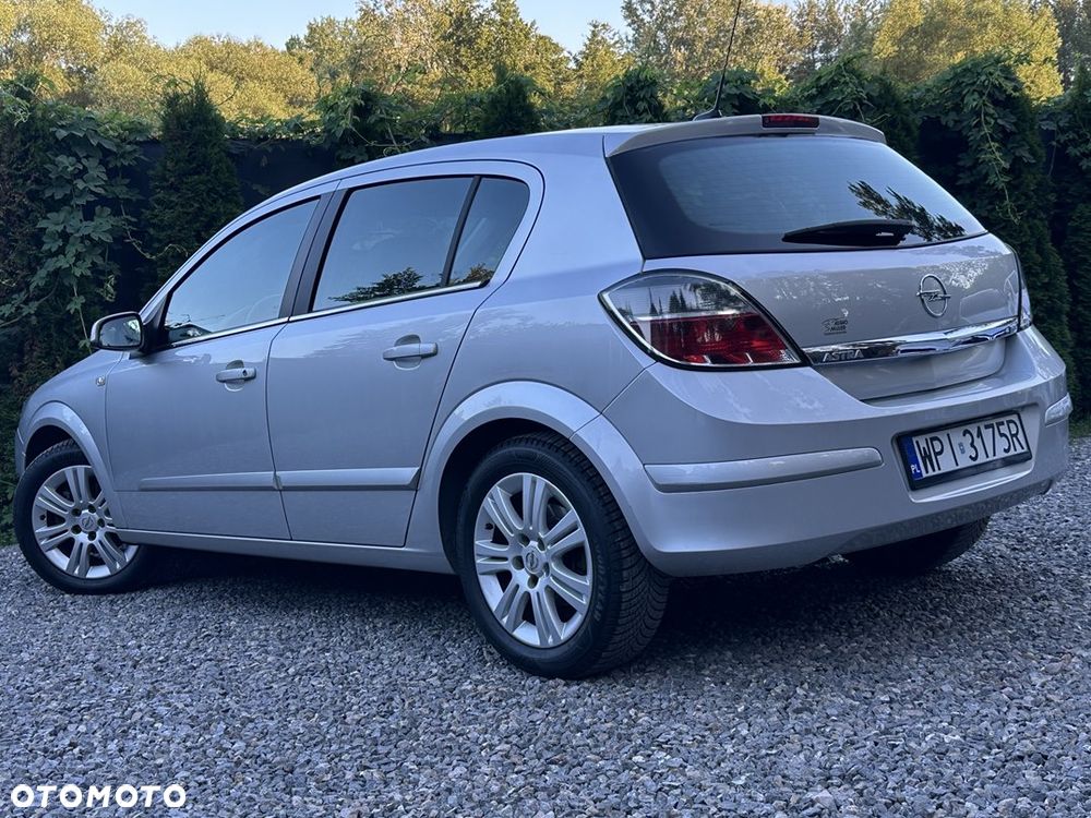 Opel Astra 1.6 Exklusiv - 9