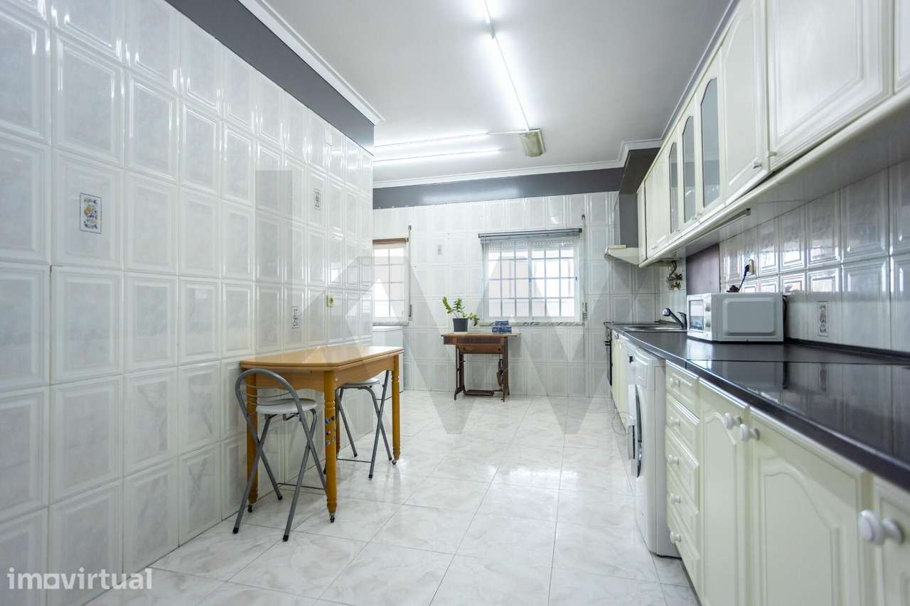 Apartamento T2+2 com terraço e sótão - Grande imagem: 4/48