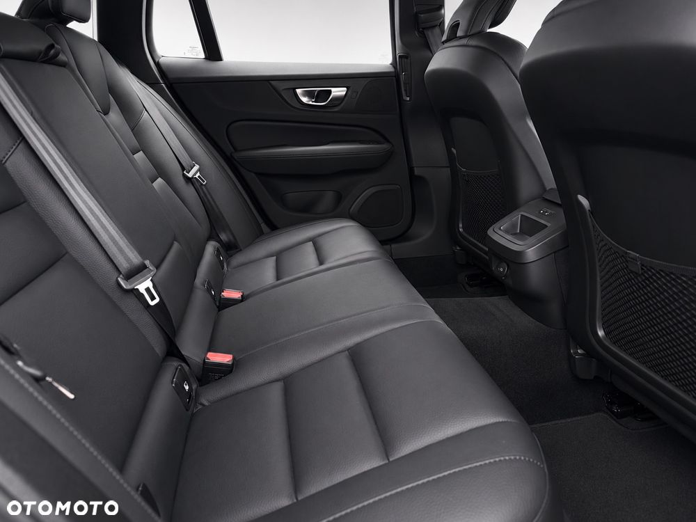 Volvo V60 Cross Country B4 D AWD Geartronic - 19