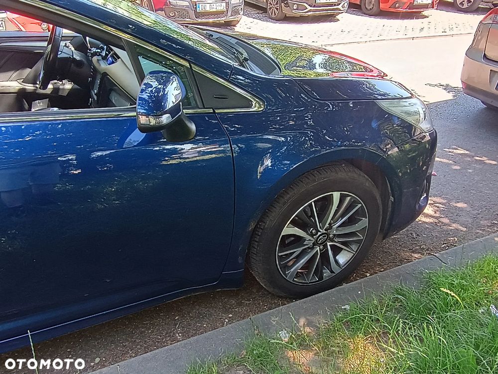 Toyota Avensis 1.8 Premium - 14