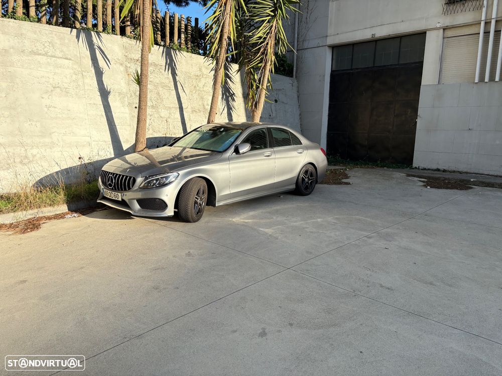 Mercedes-Benz C 300 h AMG Line - 16
