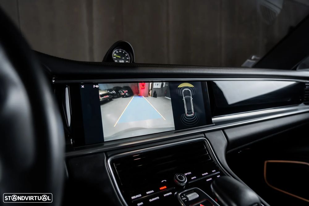 Porsche Panamera Sport Turismo - 20