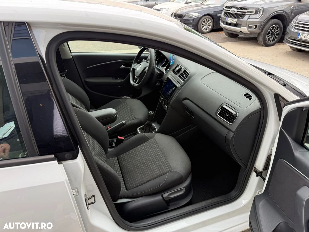 Volkswagen Polo 1.4 TDI CR Comfortline - 11