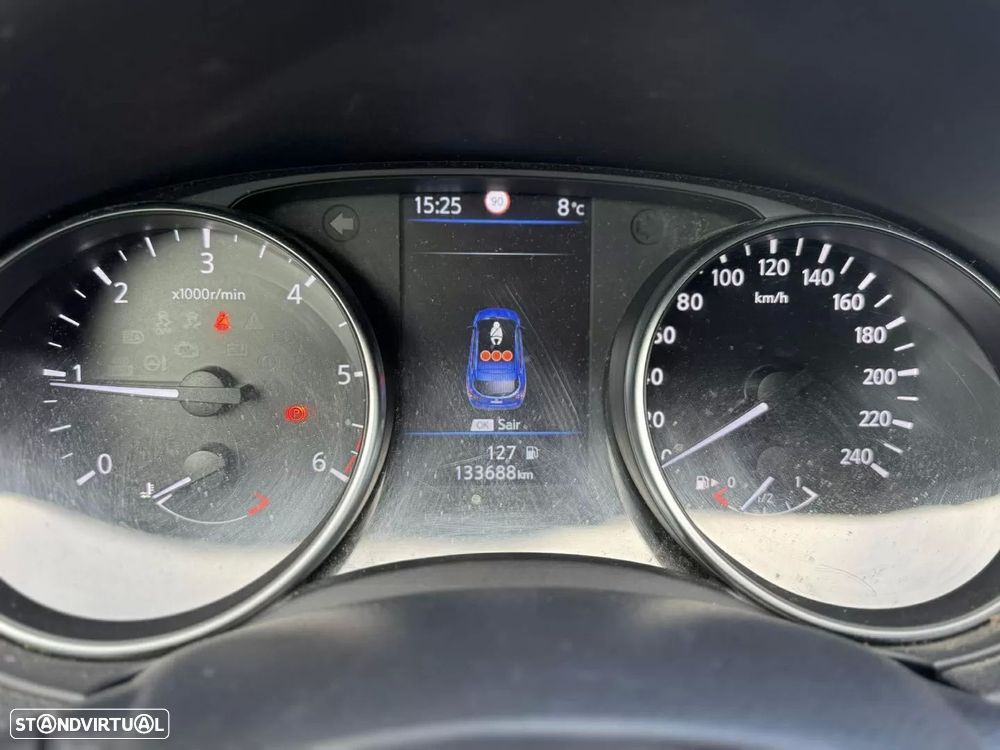 Nissan Qashqai 1.5 dCi N-Connecta J18 - 6