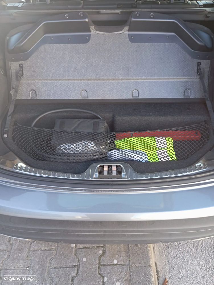 Volvo V60 D6 Plug-In-Hybrid AWD Geartronic Momentum - 4