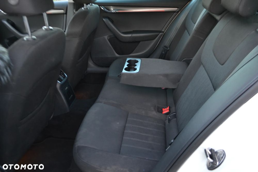 Skoda Octavia 2.0 TDI 4x4 Style DSG - 37