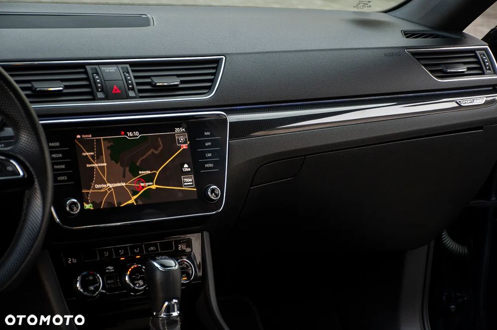 Skoda Superb 2.0 TDI DSG Sportline - 30