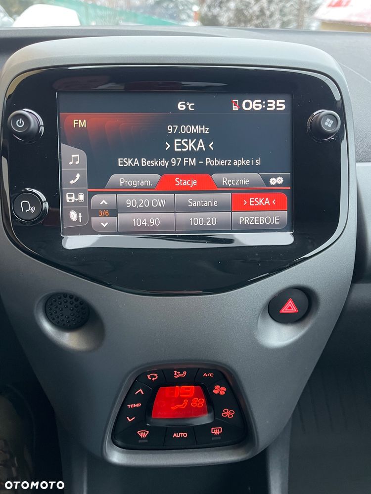 Toyota Aygo x-play connect - 18