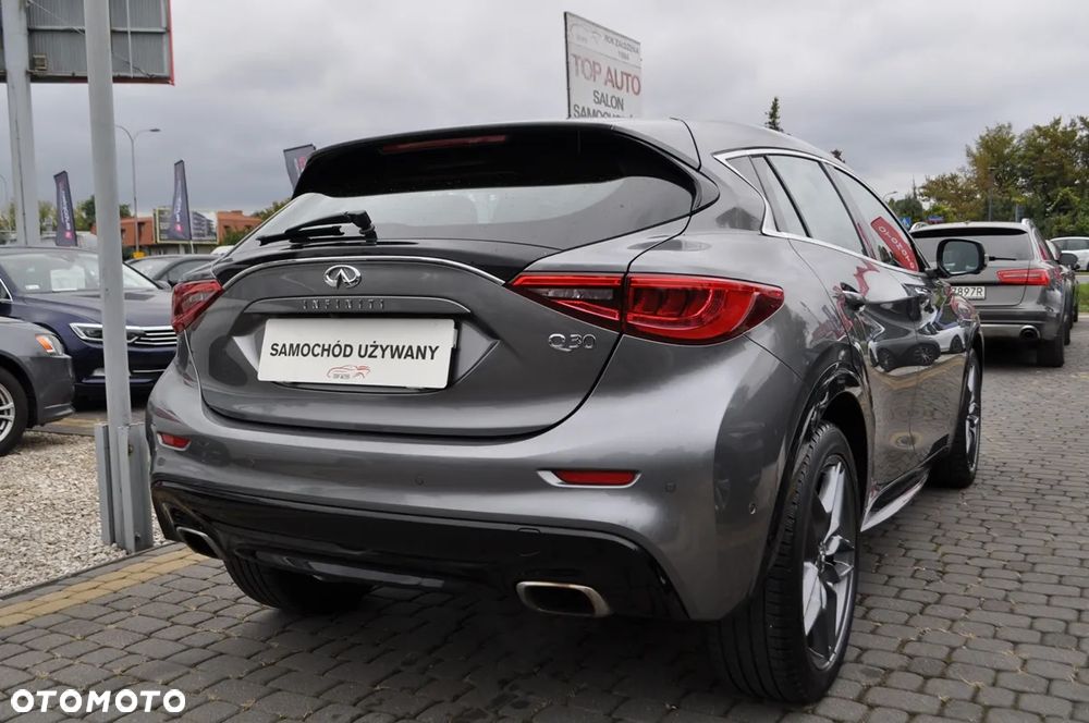 Infiniti Q30 1.6t DCT Premium Tech Cafe Teak - 10