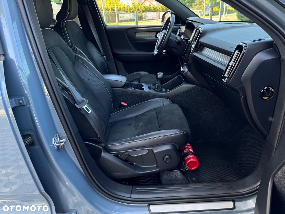 Volvo XC 40 D3 SCR R-Design - 25