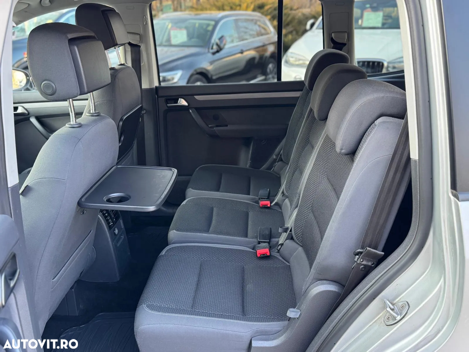 Volkswagen Touran 1.6 TDI BlueMotion Technology Comfortline - 13