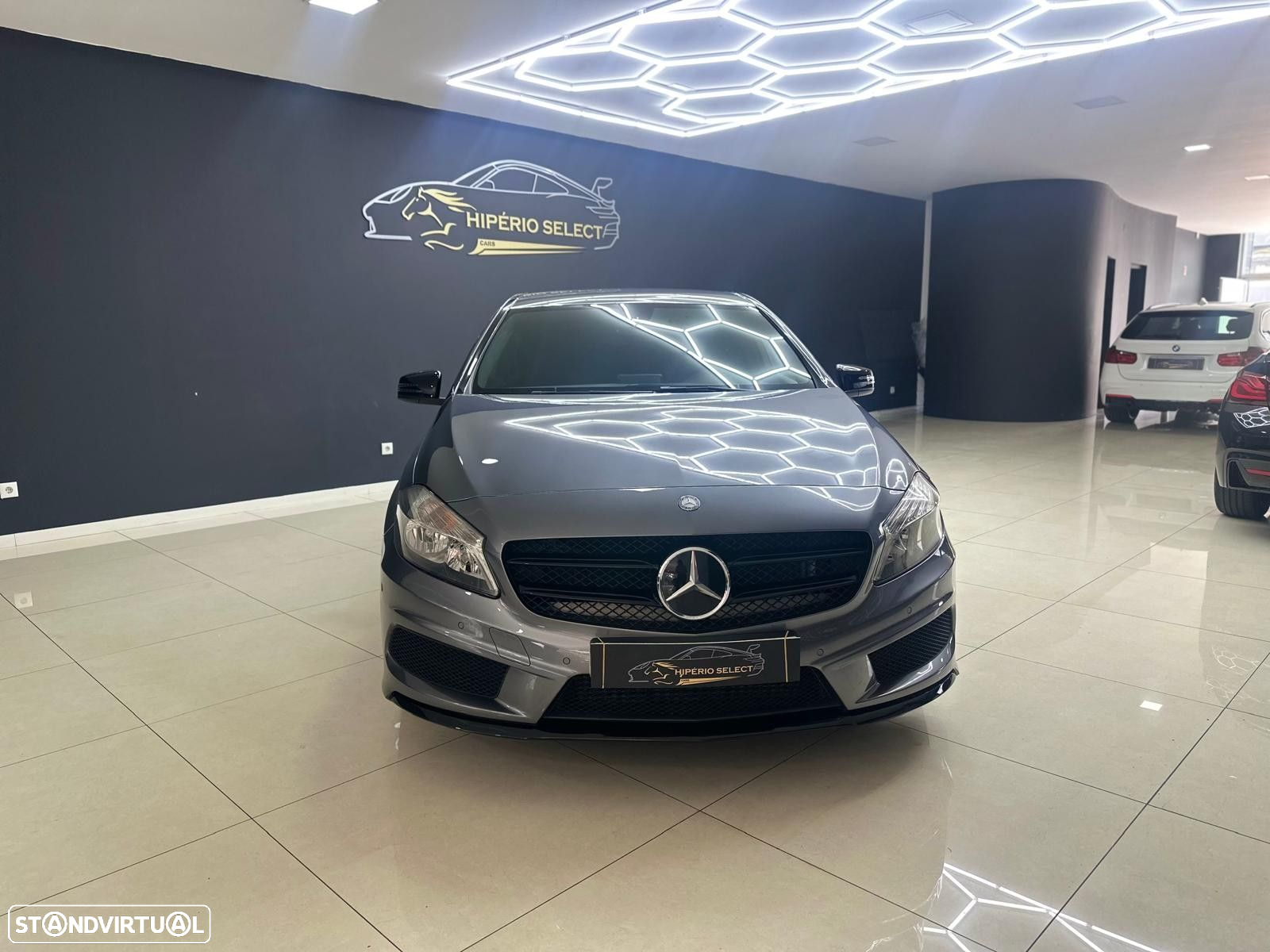 Mercedes-Benz A 180 AMG Line - 2