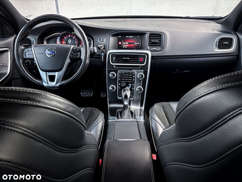 Volvo S60 D4 Geartronic Momentum - 25