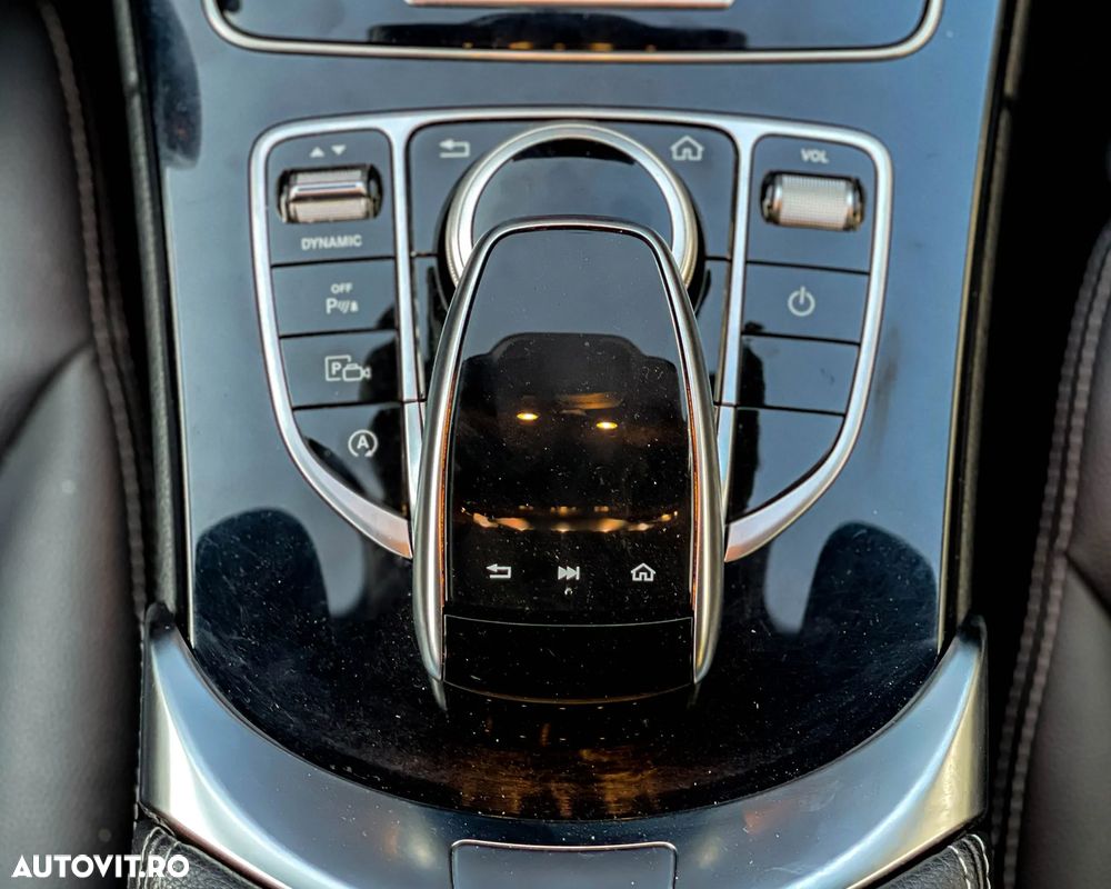 Mercedes-Benz C 220 d 4Matic T 9G-TRONIC AMG Line - 14