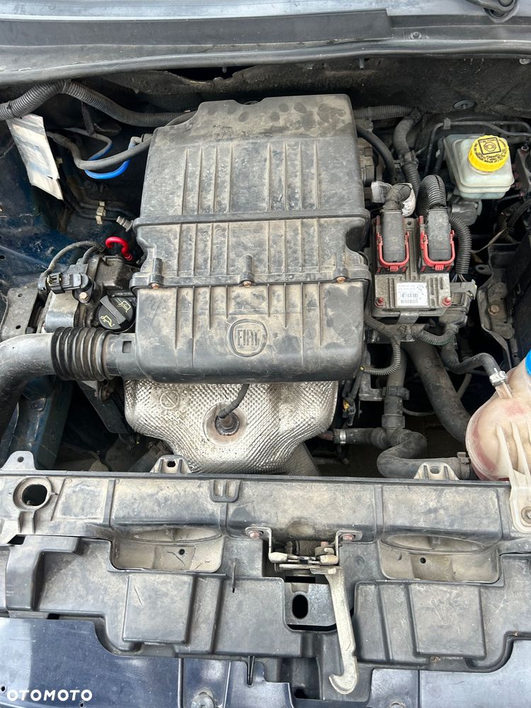 Fiat Punto 1.2 8V - 6