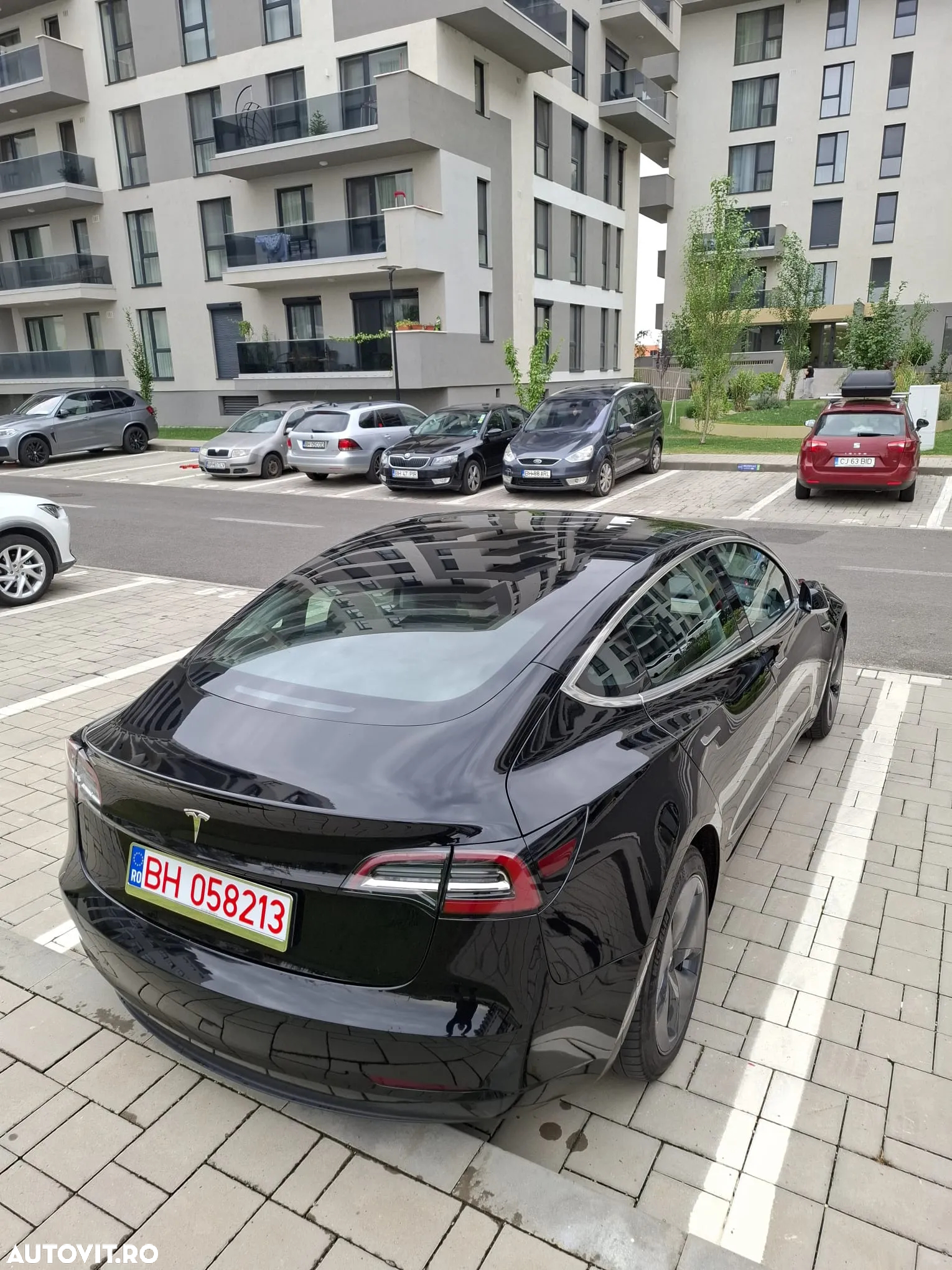 Tesla Model 3 - 4