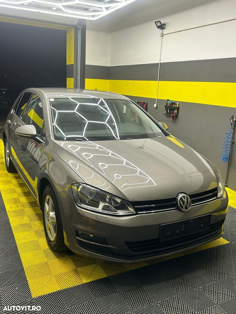 Volkswagen Golf 1.6 TDI BlueMotion Technology Comfortline - 13