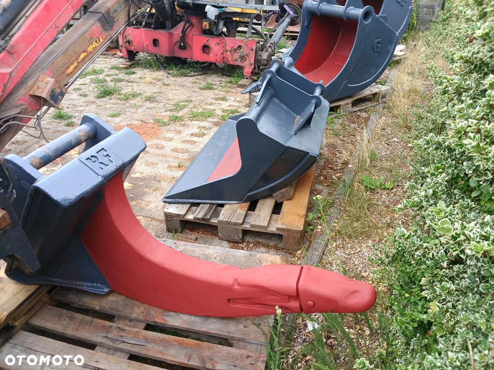 Łyżka do koparki z zębami S60 - 17