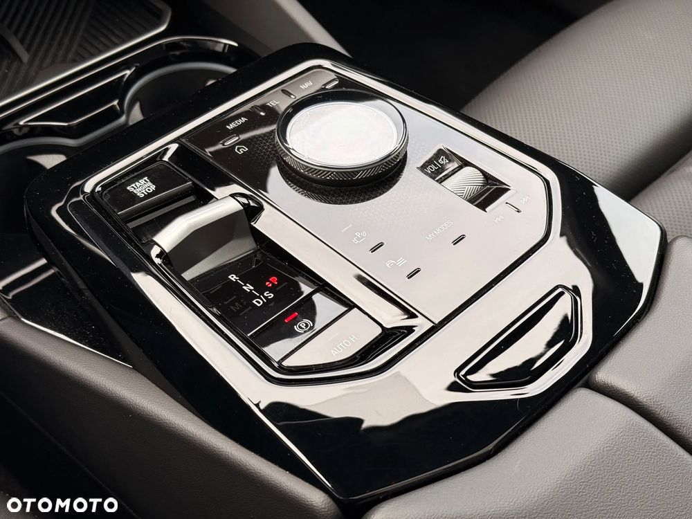 BMW Seria 5 520d - 23