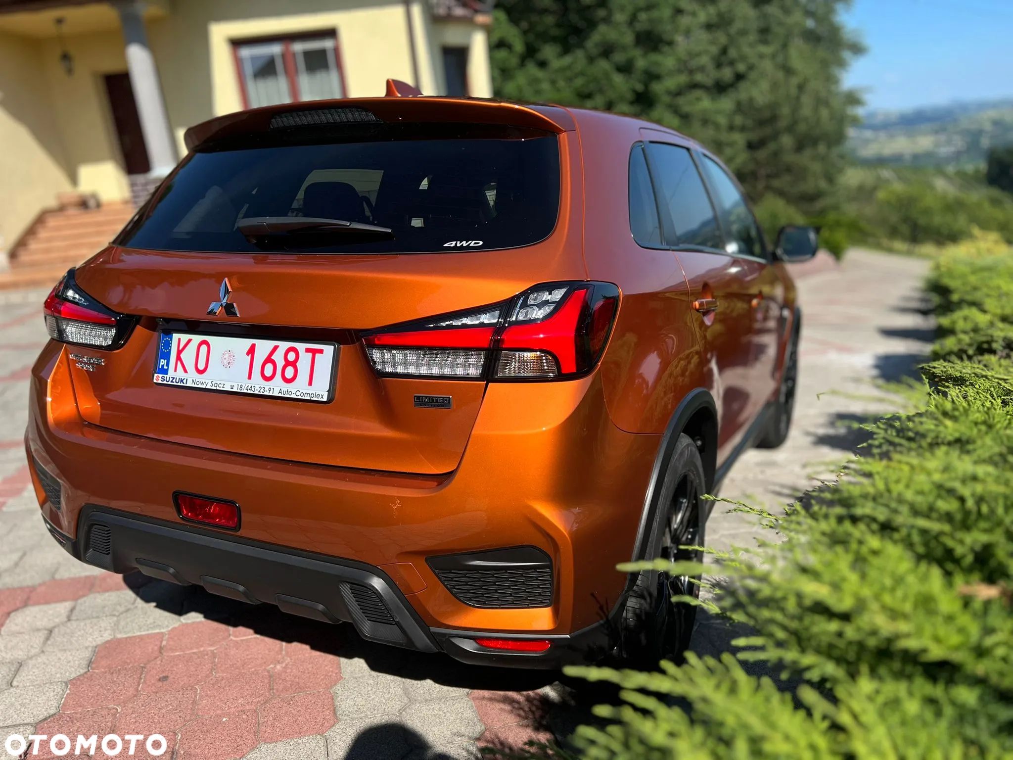 Mitsubishi Outlander - 1